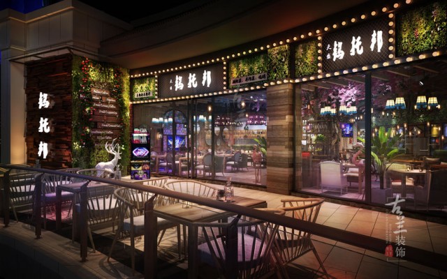 项目名称：汉中钨托邦主题音乐餐厅                                
项目地址：汉中市汉台区东一环路盛世国际4楼                    
项目说明：客户想要通过醒目的门头和灯光加上年轻化的装修风格吸引客户，经营上也有特色，晚餐时段以湖北菜为主，10点以后提供酒吧氛围销售酒水。在灯光上分两个氛围设计。结合工业风融入网红元素。两点是收银台背后的大樱花树。提升了整个空间的质感。  