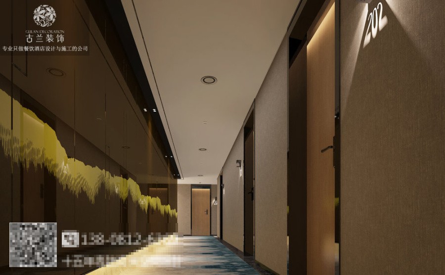 在舒适的房型中，设计师采用水墨样式的地毯与挂画，与大厅的背景形成一种空间上的呼应。