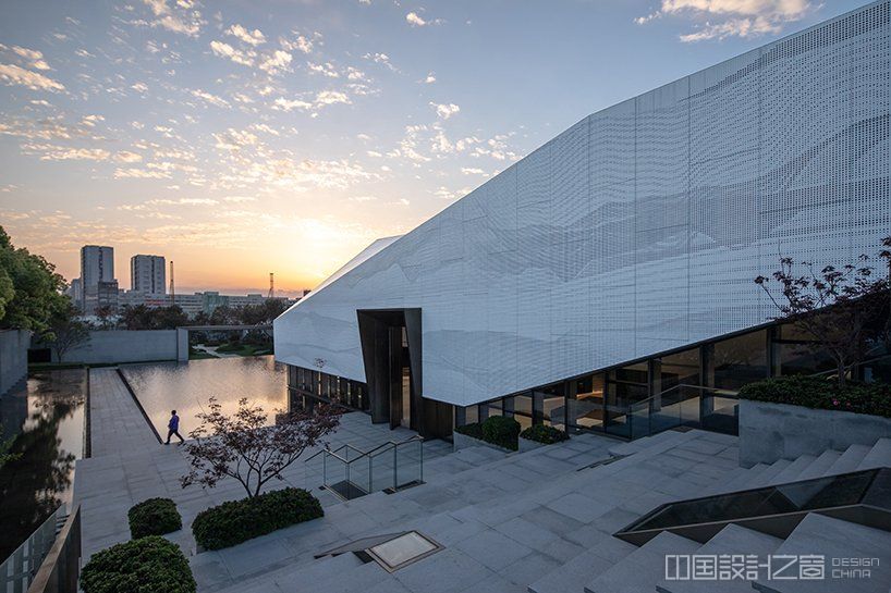 简约几何美学,线条塑造了这座苏州金融中心展览馆