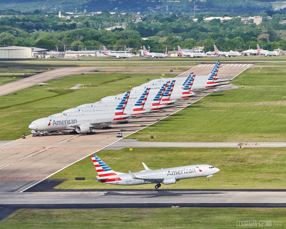 american airlines planes at tulsa internatio em> /em>nal airport